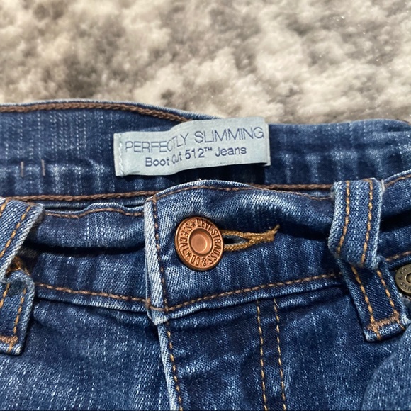 Levi’s Perfectly Slimming Boot Cut Vintage Jeans Size 4 Dark Blue No Holes - Picture 2 of 10